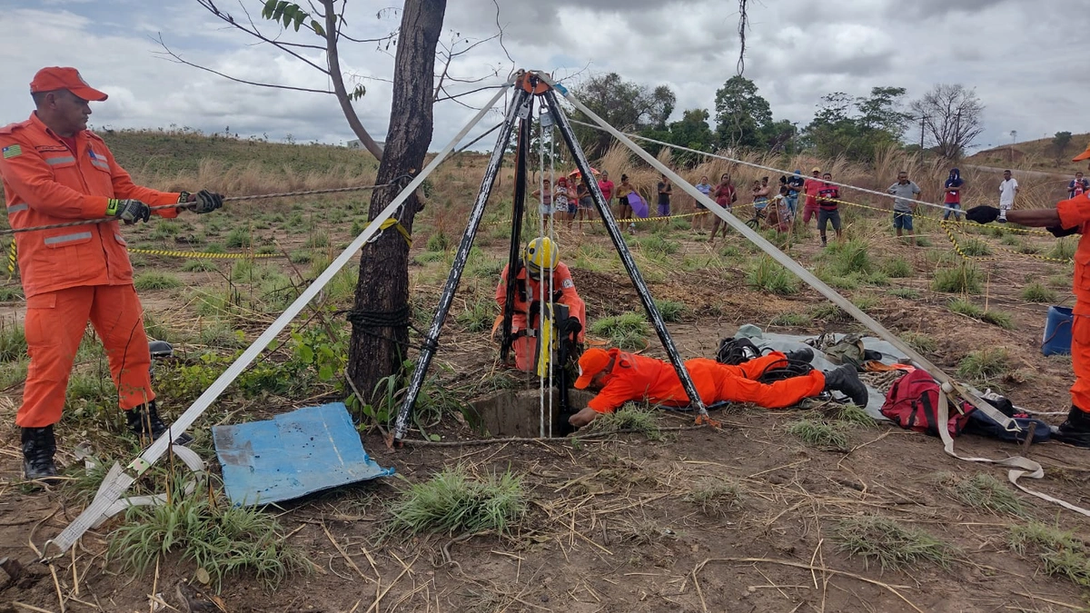 Local onde os bombeiros estão realizando as buscas na zona sul de Teresina