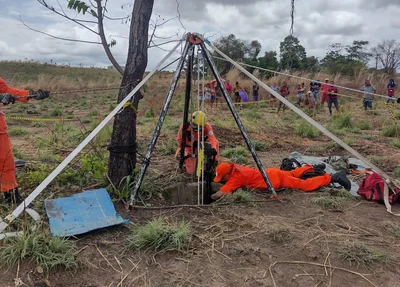 Local onde os bombeiros estão realizando as buscas na zona sul de Teresina
