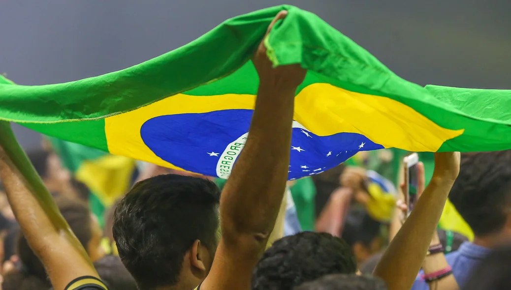 Manifestantes em apoio ao presidente Bolsonaro