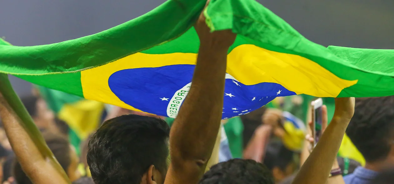 Manifestantes em apoio ao presidente Bolsonaro