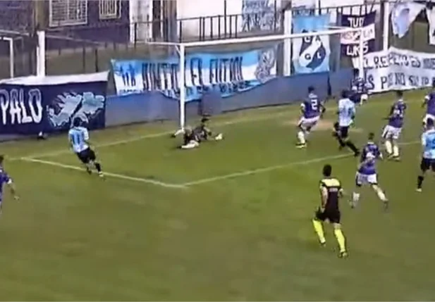 Matías Ruiz, do Victoriano Arenas em lance inusitado