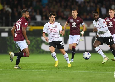 Milan e Torino pelo Campeonato Italiano