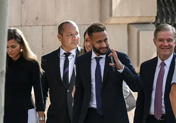 Neymar se livra de acusações sobre fraude de transferência