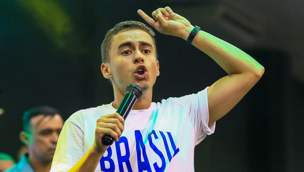 Nikolas Ferreira participa de evento com apoiadores em Teresina