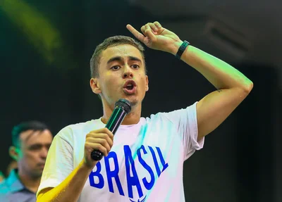 Nikolas Ferreira participa de evento com apoiadores em Teresina
