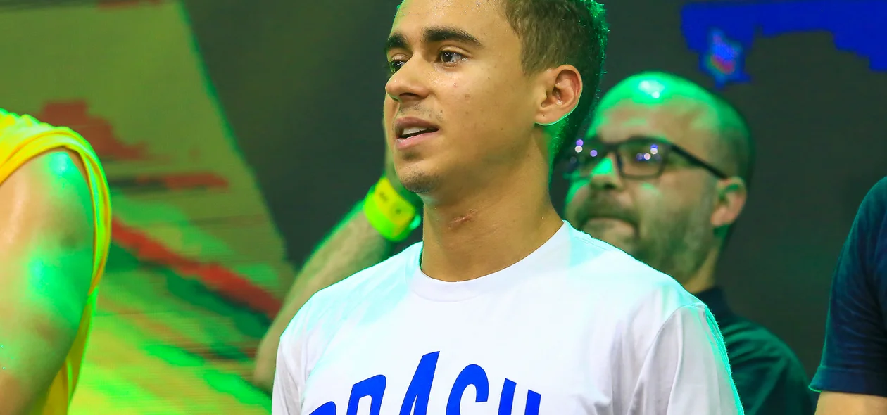 Nikolas Ferreira participa de evento com apoiadores em Teresina