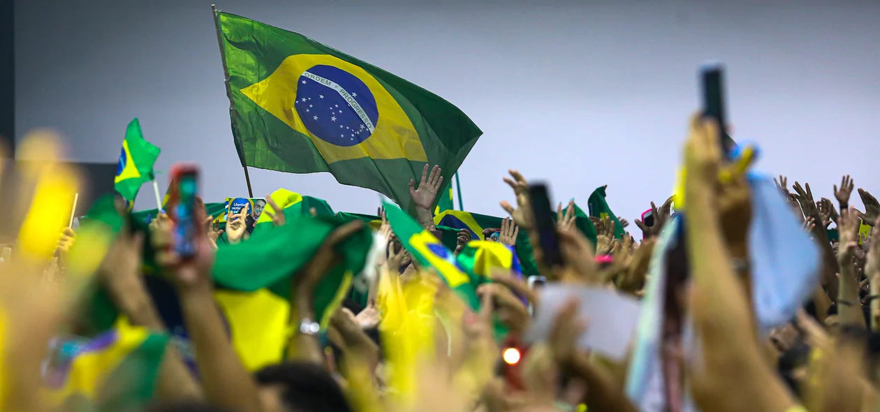 Nikolas Ferreira participa do evento religioso, “Juventude pelo Brasil"