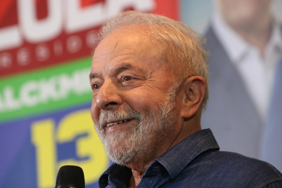 O candidato a presidente, Lula, concede coletiva de imprensa em São Paulo