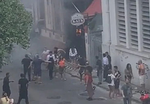 O Galeto Sat's, em Botafogo, sofreu um princípio de incêndio após um curto na rede elétrica