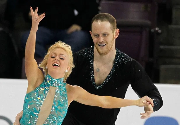John Coughlin também fez parceria com Caydee Denney em competições de patinação no gelo