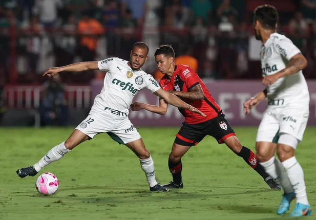 Palmeiras e Atlético-GO se enfrentaram no Antonio Accioly pelo Brasileirão