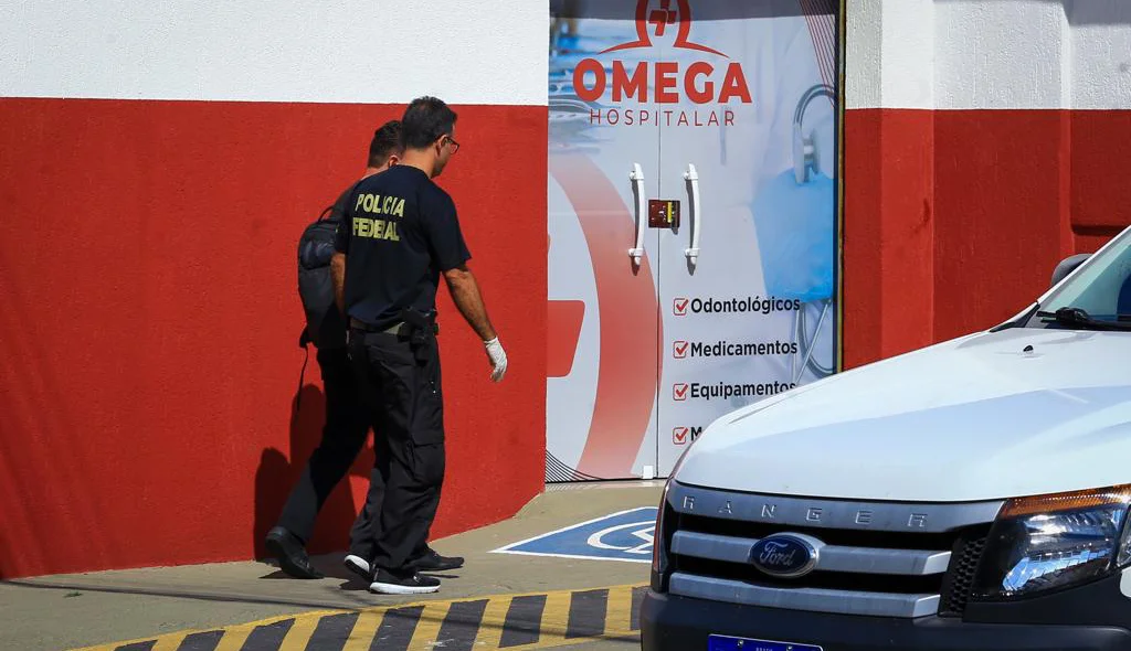 Polícia Federal cumpre mandados em distribuidora de medicamentos