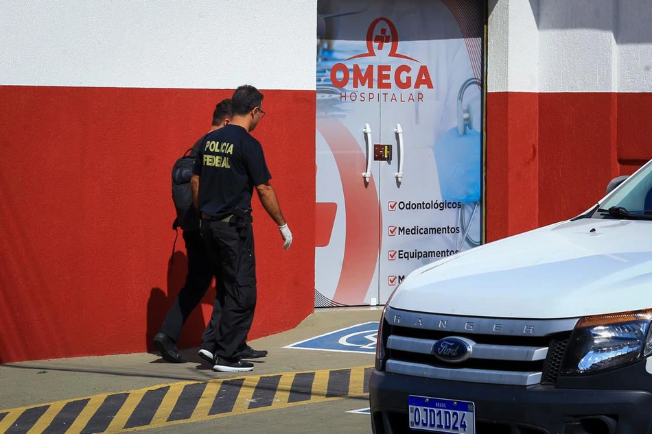 Polícia Federal cumpre mandados em distribuidora de medicamentos
