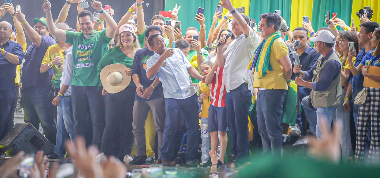 Políticos piauienses no palanque com o presidente