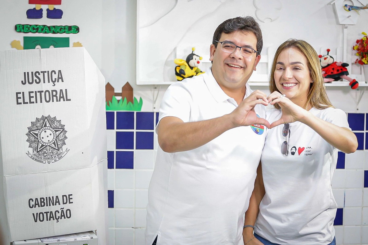 Rafael Fonteles ao lado da esposa, Isabel Fonteles
