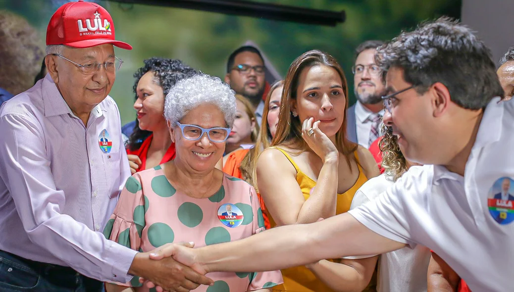 Rafael Fonteles cumprimenta Dr. Pessoa