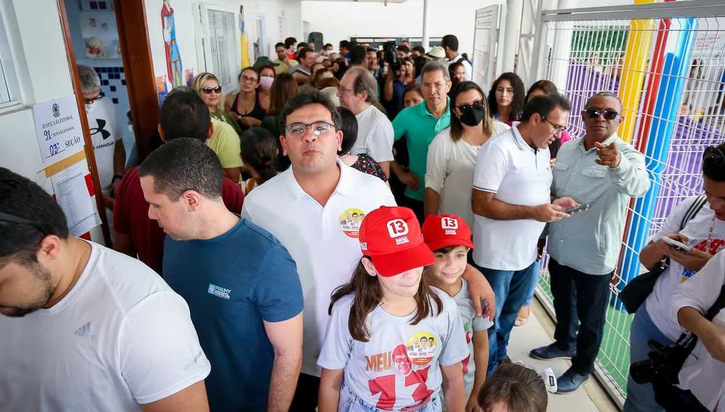 Rafael Fonteles preferiu esperar na fila