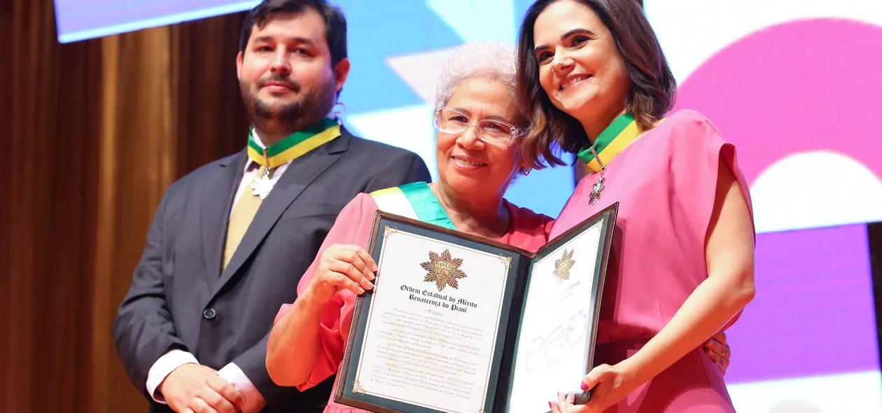 Regina Sousa e homenageada