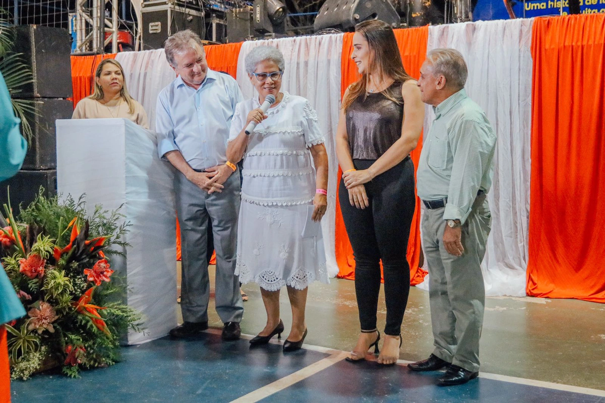 Regina Sousa participa de posse da nova diretoria do Sindicato dos Bancários