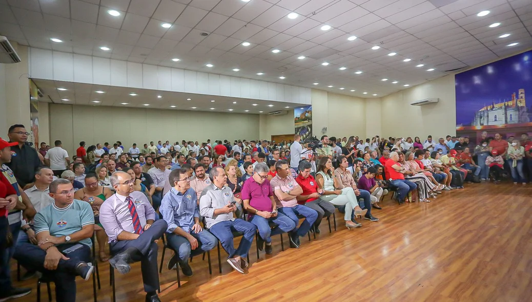 Reunião aconteceu no Grand Hotel Arrey