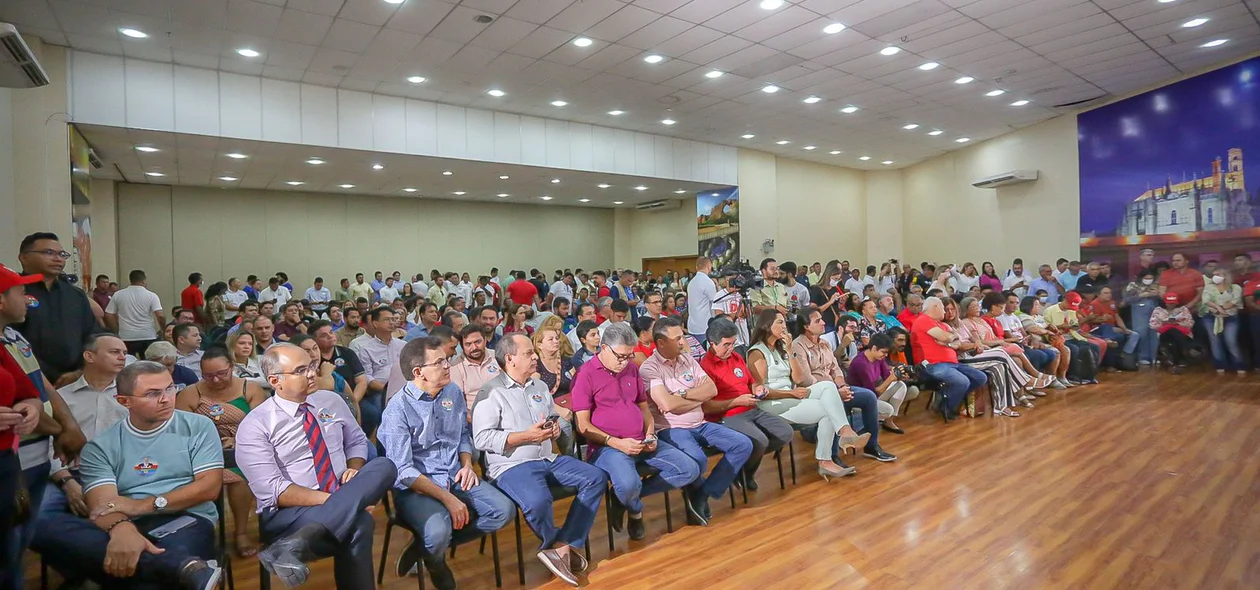 Reunião aconteceu no Grand Hotel Arrey