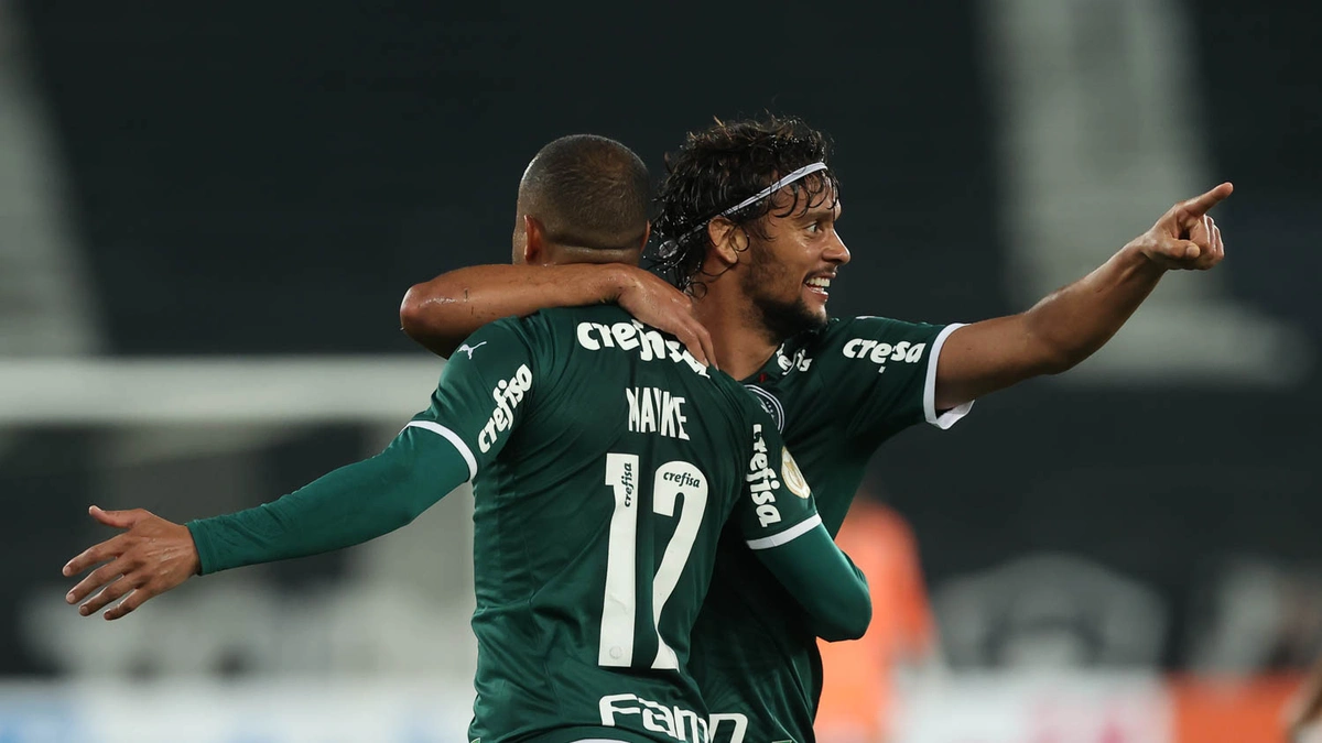 Ricardo Scarpa e Mayke, atletas do Palmeiras que marcaram contra o Botafogo