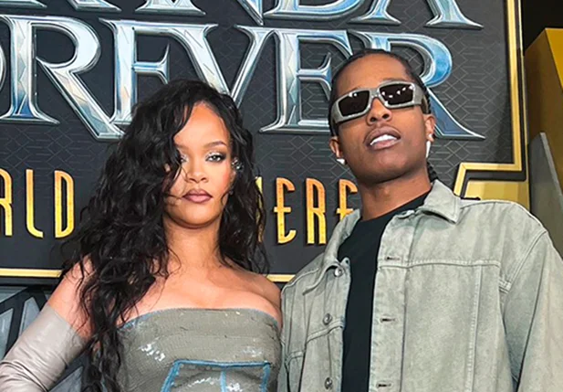Rihanna e ASAP Rocky na premiere de Pantera Negra Wakanda Para Sempre