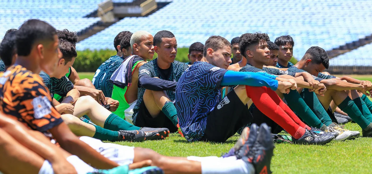 Robson Zimerman, olheiro do Corinthians, veio para uma peneira com o pessoal da Taça das Favelas