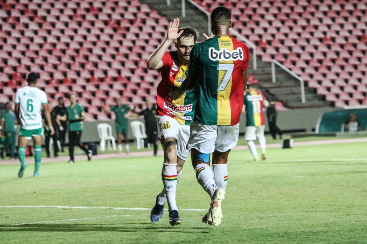 Sampaio Corrêa contra a Chapecoense pela Série B