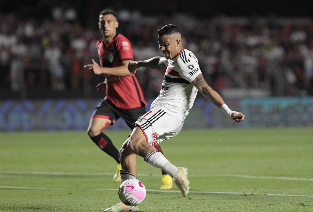 São Paulo e Atlético-GO pelo Brasileirão Série A
