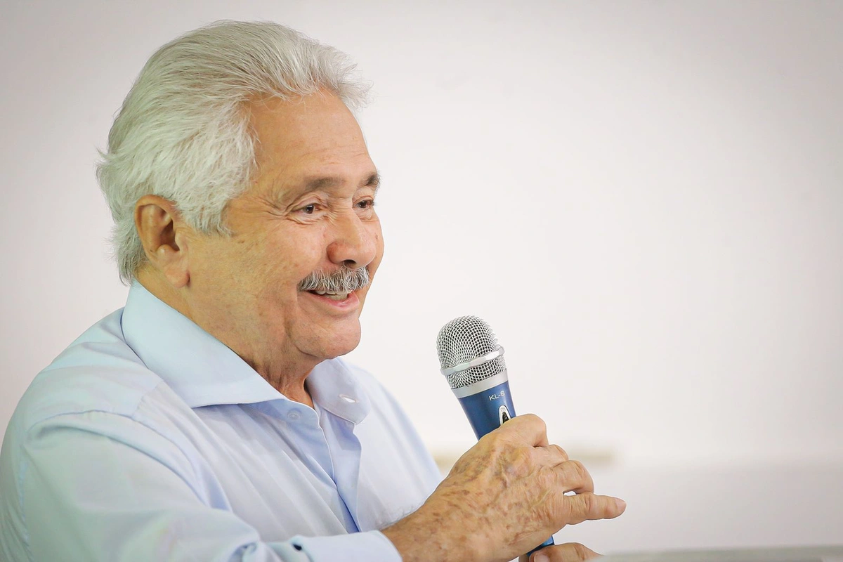 Senador Elmano Férrer