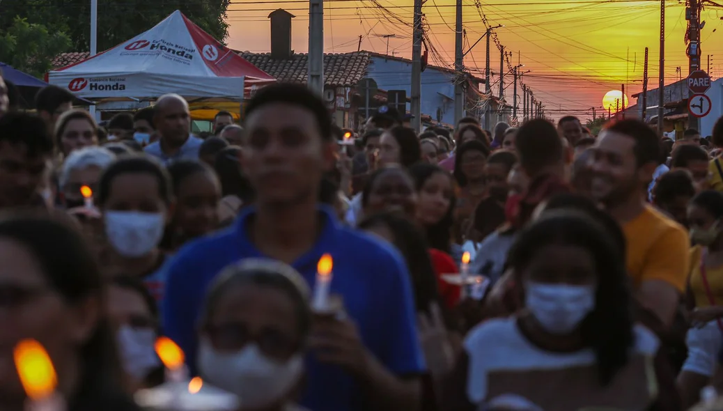 Sol se pondo durante procissão
