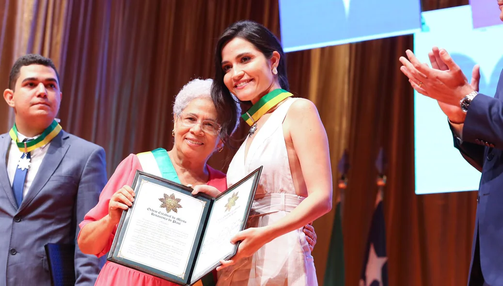 Solenidade de entrega da Medalha do Mérito Renascença