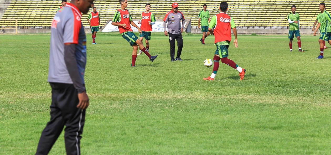 Time vai em busca da vítoria