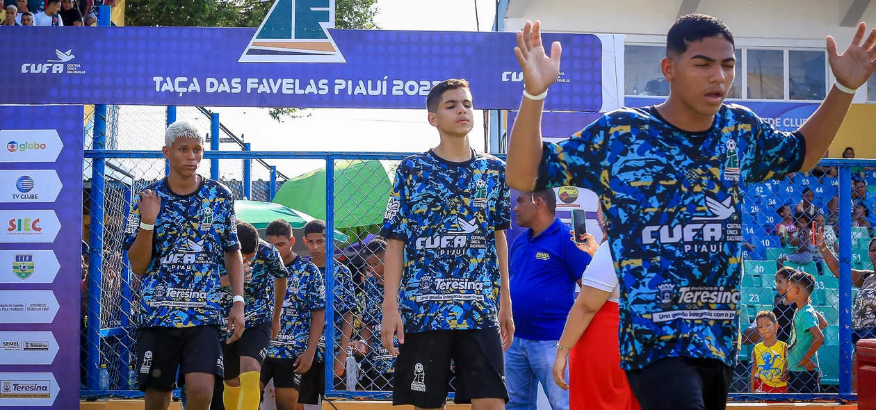 Times entram em campo pela Final da Taça das Favelas Piauí 2022