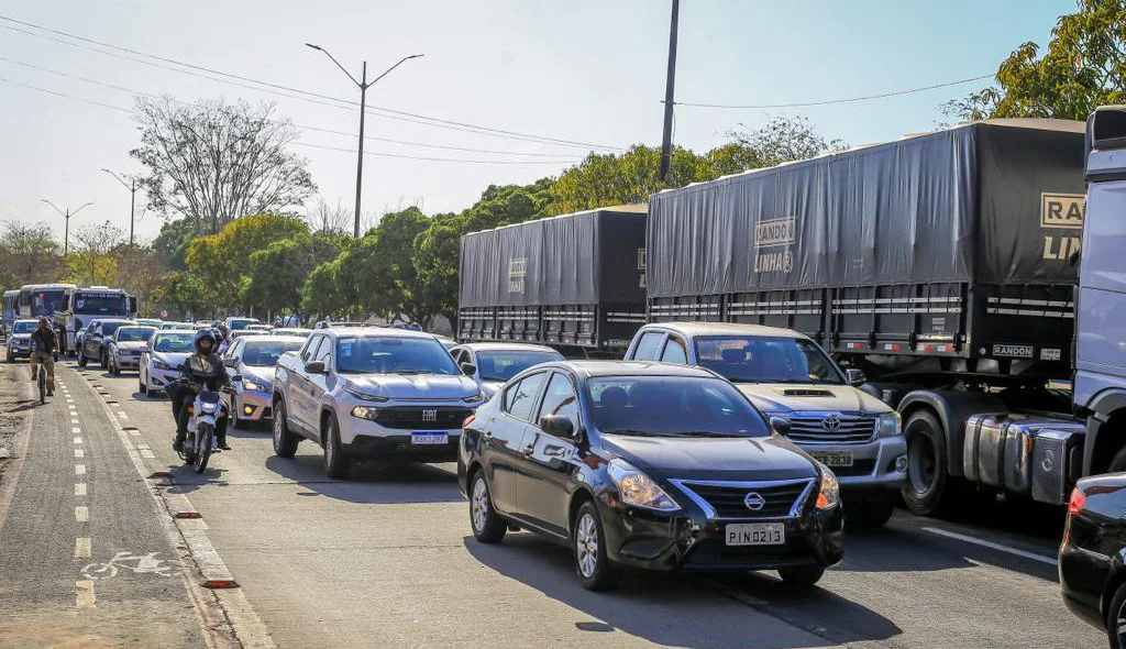 Trânsito ficou pesado na Av. João XXlll