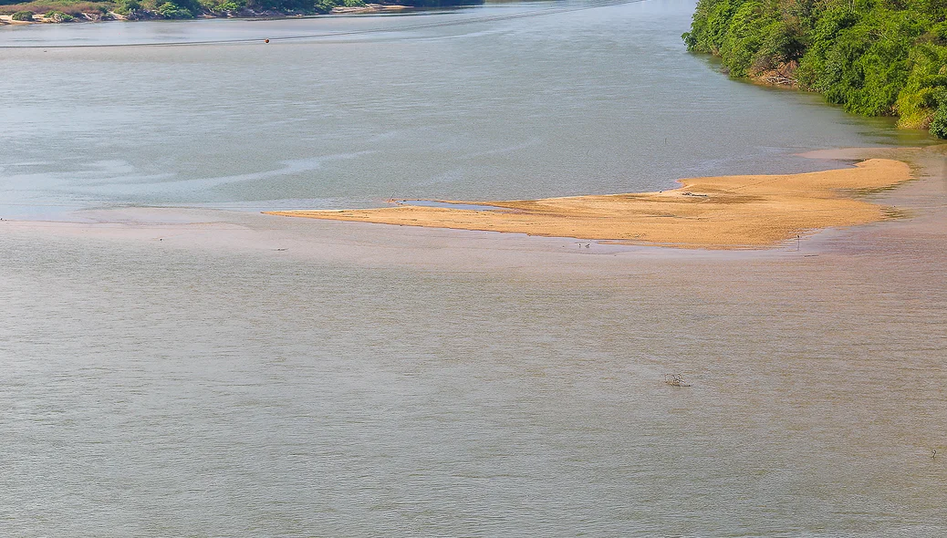 Trecho do rio impossibilita o trafego de veículos aquáticos