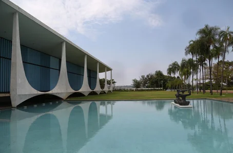 Vista do Palácio da Alvorada em Brasília (DF), nesta quarta-feira (5)
