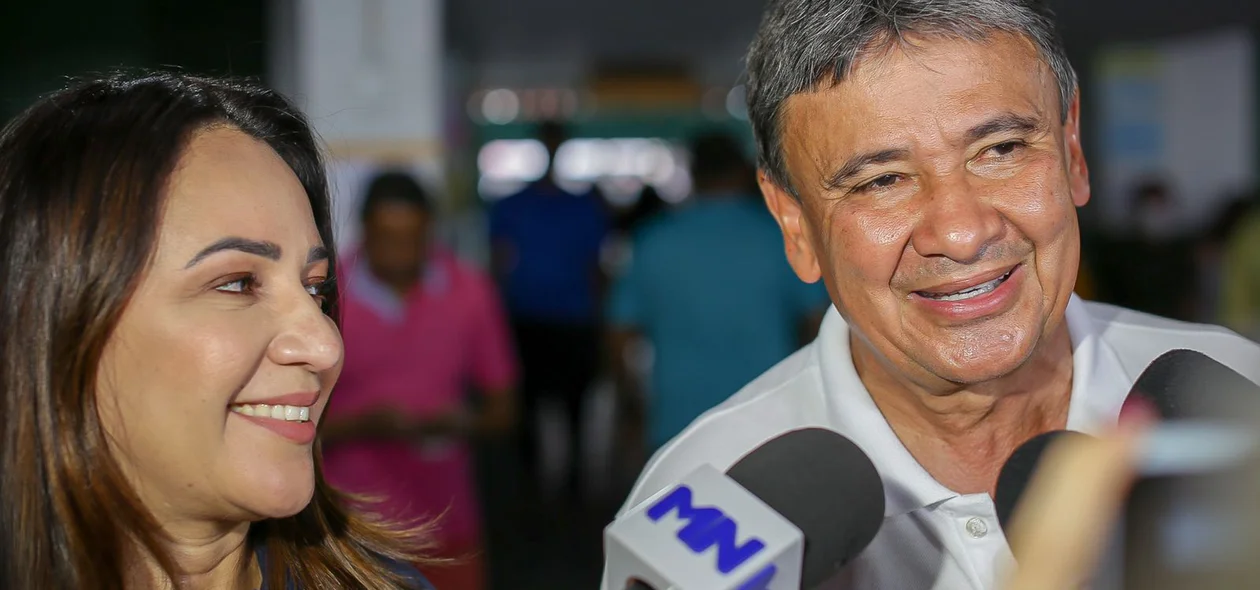 Wellington Dias ao lado da deputada federal, Rejane Dias