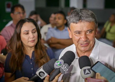 Wellington Dias em entrevista durante a votação