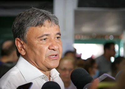Wellington Dias durante entrevista