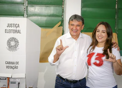Wellington e Rejane durante votação