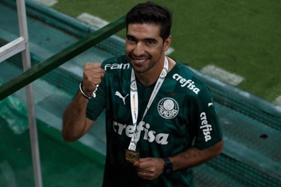 Abel Ferreira comemorando o título da Série A 2022