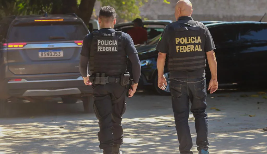 Agentes da PF