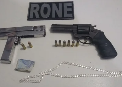 Armas e munições apreendidas pelo RONE no Monte Horebe