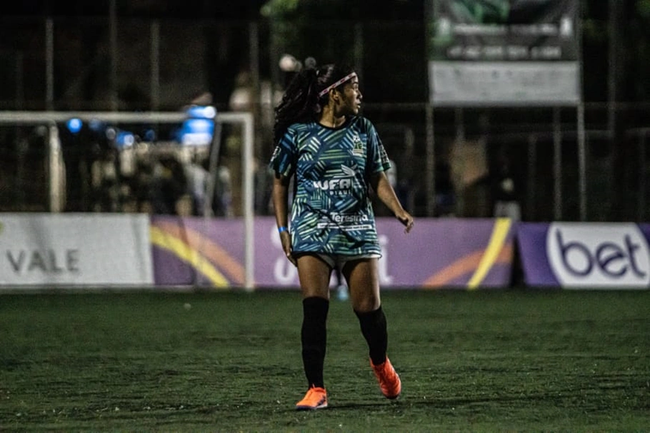 Atleta da seleção feminina do Piauí no Favelão