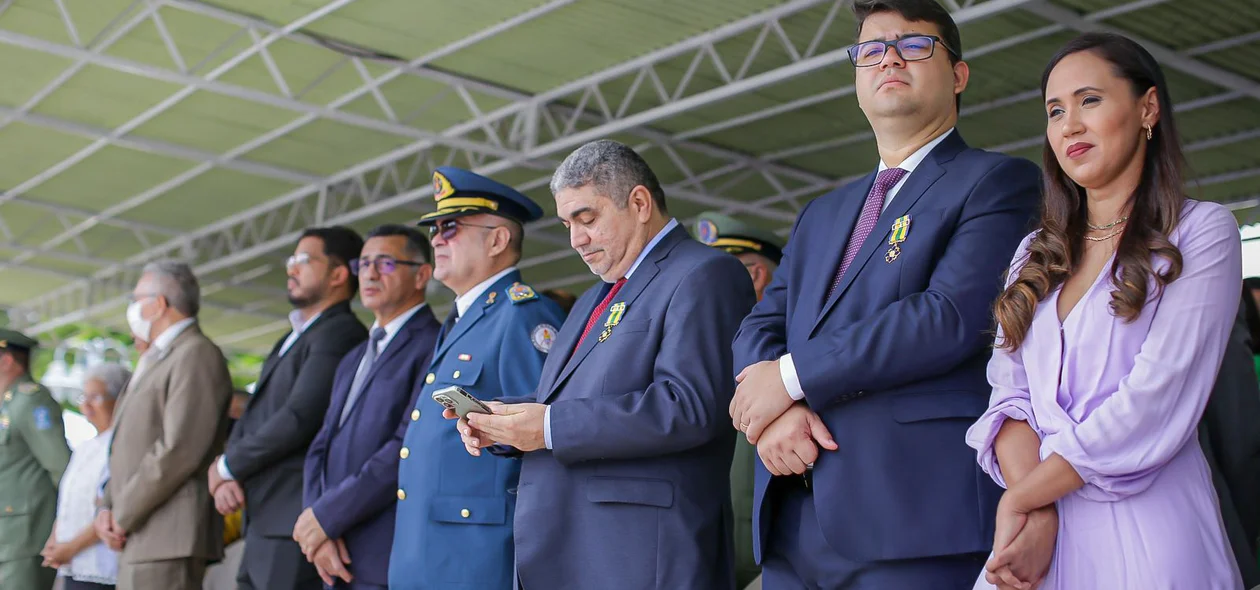 Autoridades no evento