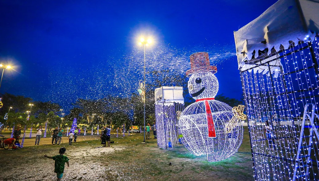 Boneco faz parte da decoração natalina