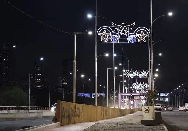 Canteiro central da Ponte Juscelino Kubitschek