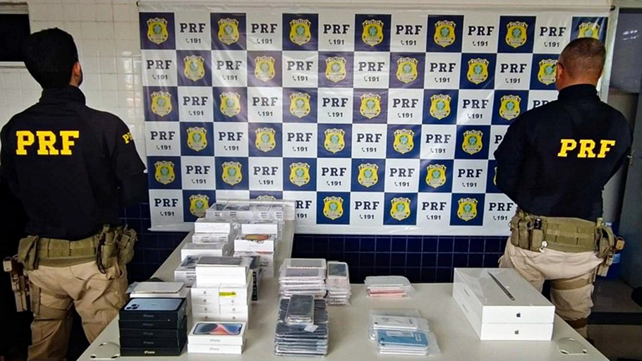 Carga apreendida pela PRF, em Floriano